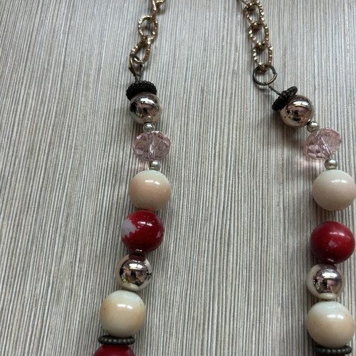 Necklace with red, ecru and pink beads used