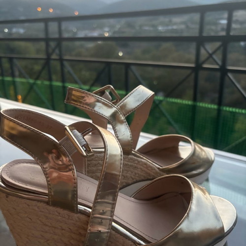 Beige platform sandals No37