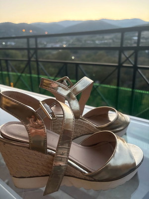 Beige platform sandals No37