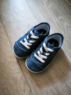 Nike βρεφικά αθλητικά παπούτσια νούμερο 21 σε πολύ καλή κατάσταση