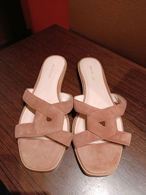 Avec Les Filles suede slippers new size 40 beige pink