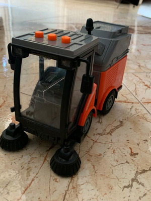 Street cleaning vehicle like new