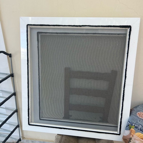 Window screens two pieces like new
