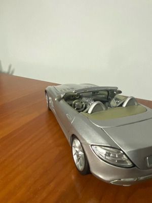 Mercedes Vision SLR 1/18 Maisto like new, without box