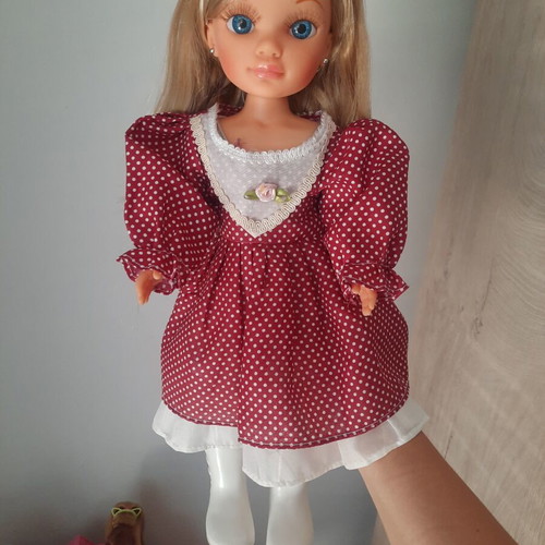 Nancy Famosa doll 2010 with 3 vintage dresses