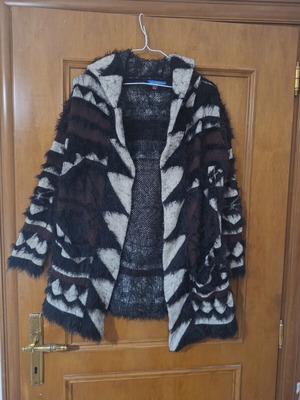 Attrattivo women's cardigan size small new, black and red