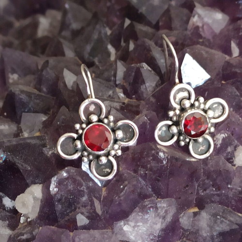Silver vintage earrings with red stone like new