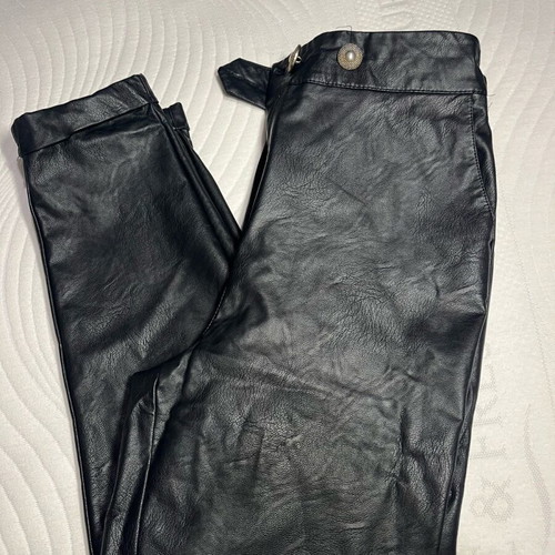 Lynne black pants size S like new with inner lining