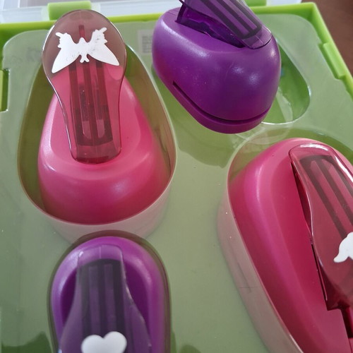 Crelando Craft Punch Set like new with decorative shapes