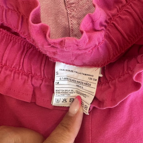 Jean shorts H&M and fuchsia shorts like new, size 122 cm