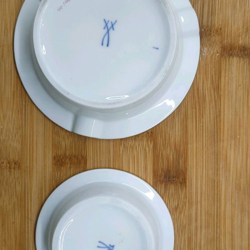 Meissen porcelain ashtrays set like new, handmade, vintage
