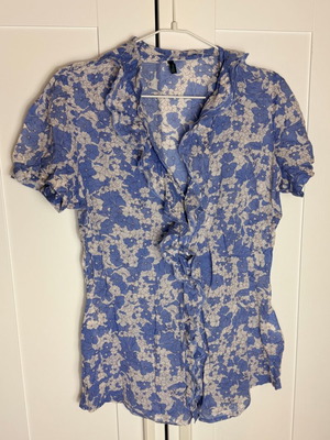 United Colors of Benetton women's shirt blue white medium like new, 100% cotton