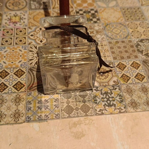 Glass ink and decorative pen holder like new
