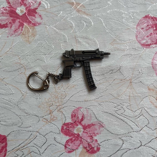 Škorpion vz. 61 keychain new, gray and silver