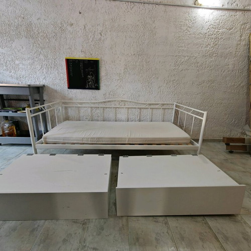 Iron bed used with drawers