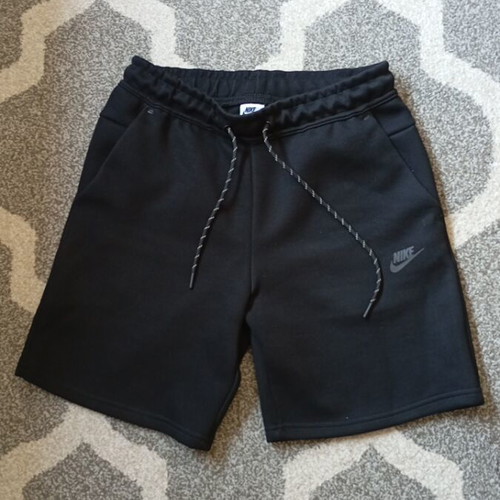 Nike Tech Fleece Shorts in excellent condition, size M, black
