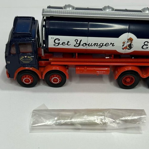 Corgi 1995 Classics 24301 Leyland Tanker Set Youngers καινούργιο
