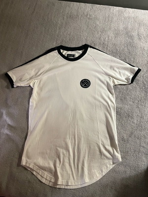Vinyl T Shirt size Small 10/10 condition