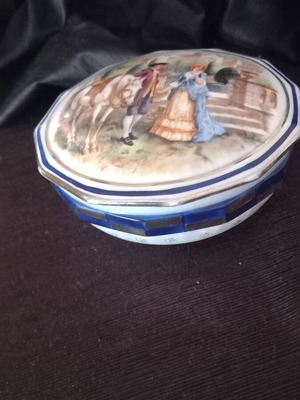 Limoges antique collectible like new, numbered