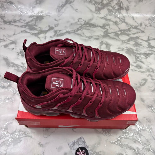 Nike Vapormax Plus shoes made to order, burgundy