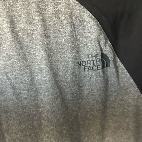 North T shirt like new, black and grey, size M