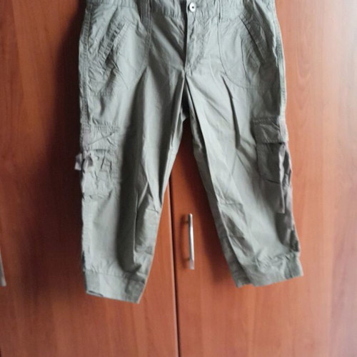 Esprit Bermuda size S like new, khaki
