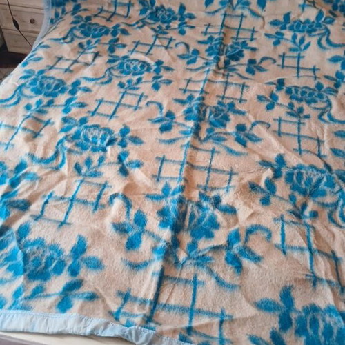 Wool Blanket handmade, like new, 193x230 cm