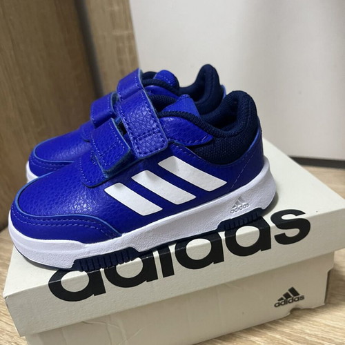 Adidas sneakers new, size 21n
