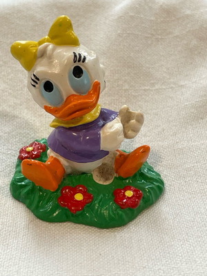 Baby Daisy Duck figure used, Disney Bullyland 1987