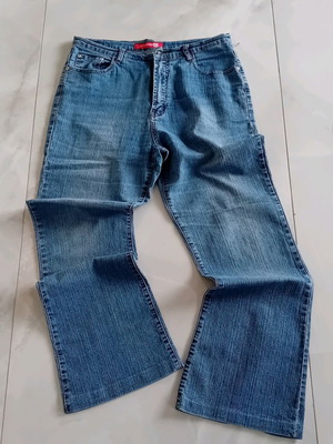 List Woman jeans like new, blue, 95% cotton 5% spandex