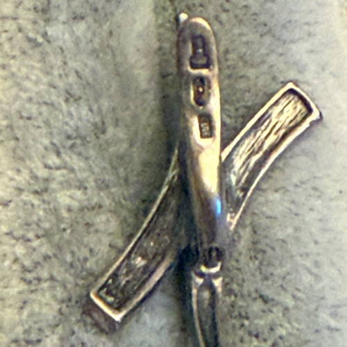Jenavi silver earrings new, black and silver