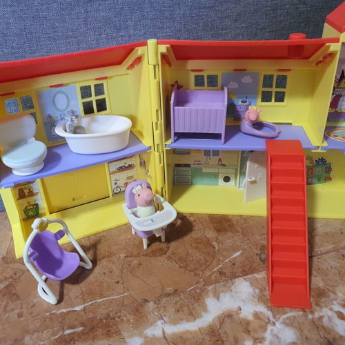 Peppa Pig house playset with family figures