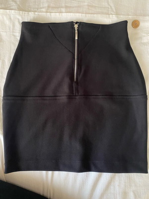 Bianco mini skirt with zipper, black, like new, size S
