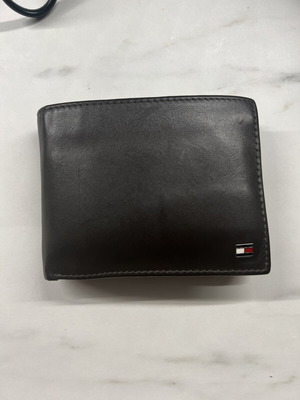 Tommy Hilfiger leather wallet, brown