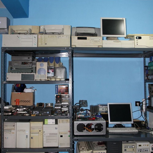 Retro PC used with peripherals and components