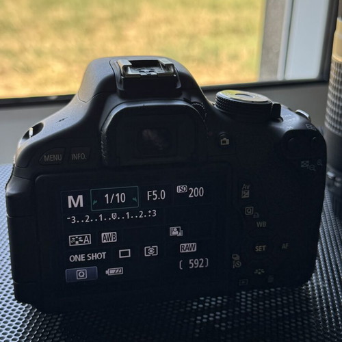 Canon EOS 600D DSLR camera with Canon 18-55 lens like new