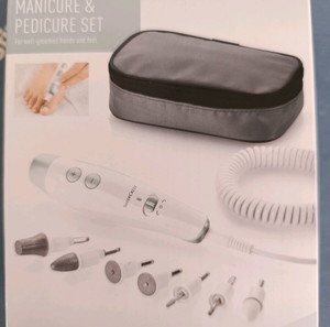 MANICURE & PEDICURE SET