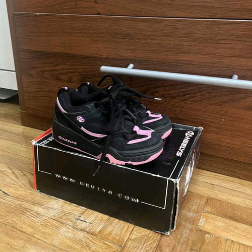 Heelys children's shoes new, sizes 32, 33, 35