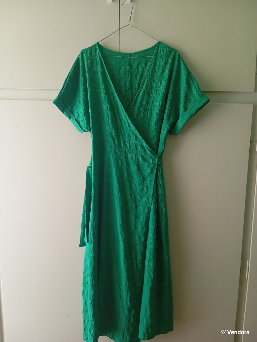 primark green wrap dress crinkle L/XL Green polka dot dress