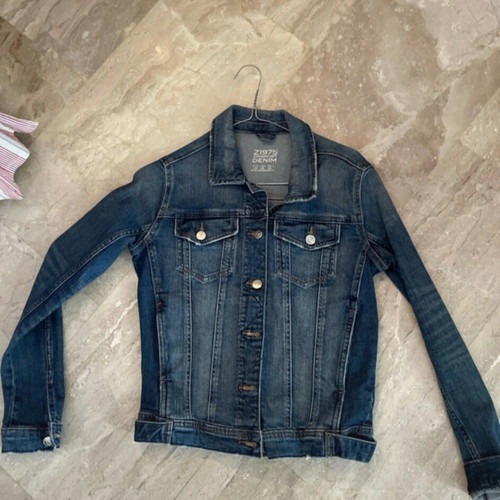 Zara jean jacket size XS like new