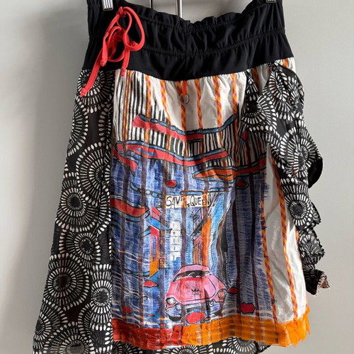 Save the Queen! skirt like new, multicolored, size M