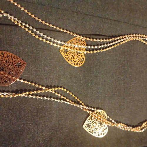 Necklace with hearts in three gold colors like new
