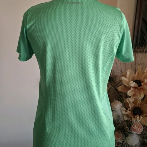 Patagonia athletic shirt like new, green, size S