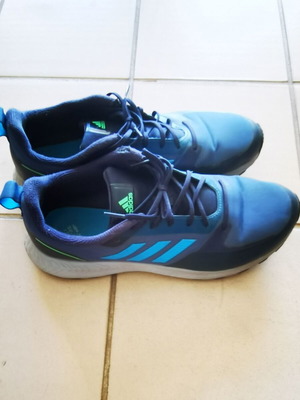 Αθλητικά παπούτσια Adidas