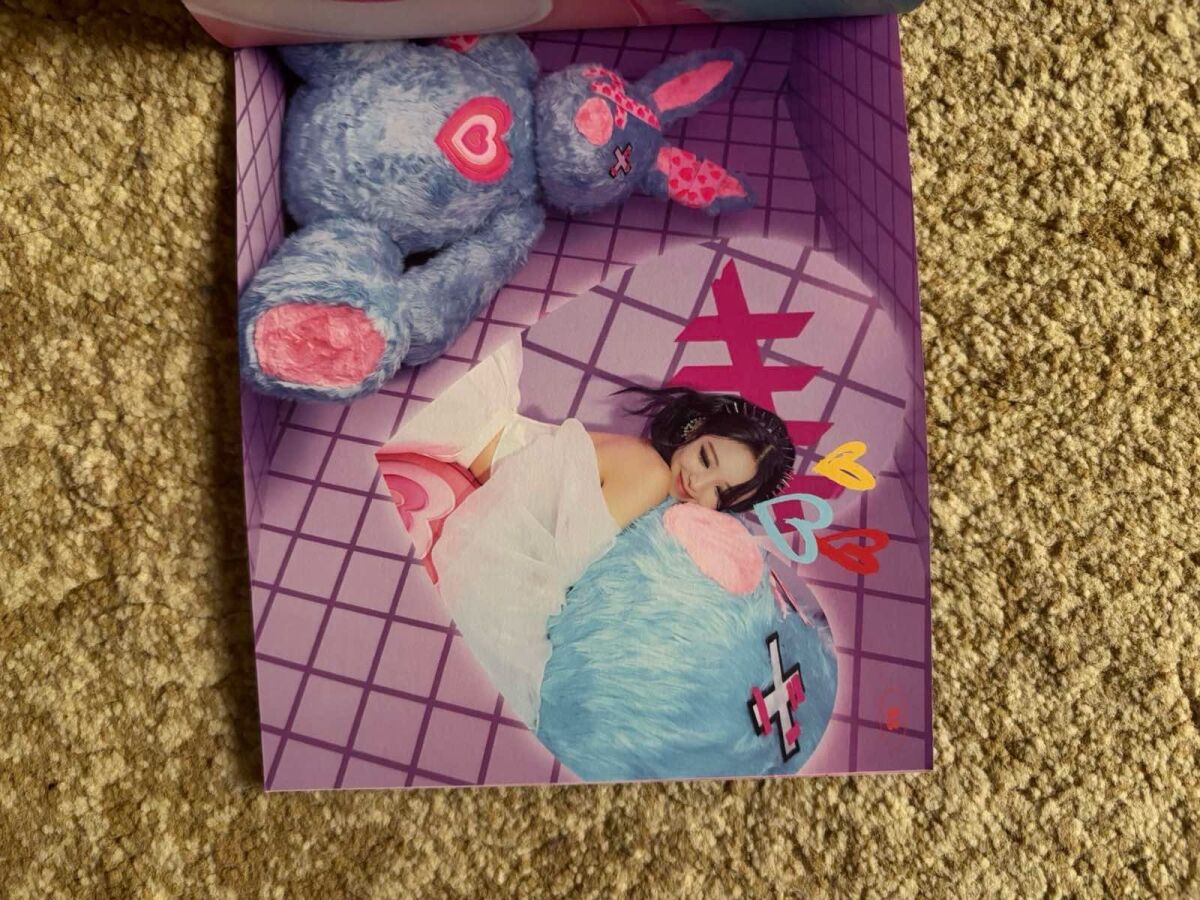 Itzy Kpop album Crazy In Love like new - € 13,00 - Vendora.cy