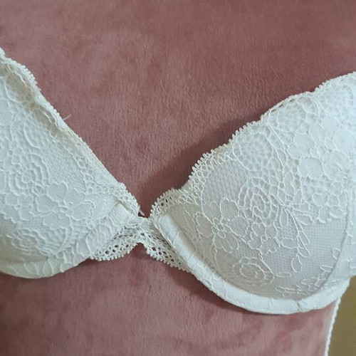 H&M White/Cream Lace Push-Up Bra Size 70B Like New