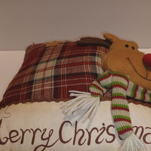 Christmas decorative pillows set of 2 used, festive designs