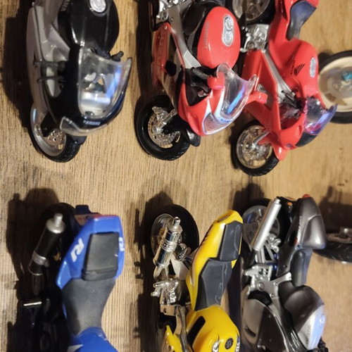 Miniature motorcycles like new, collection of 8 pieces 1:18 and 1:12
