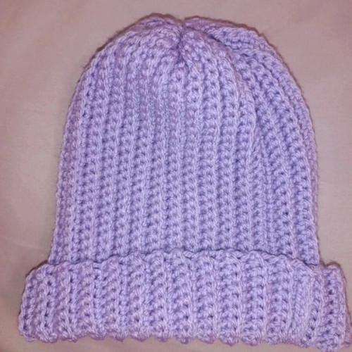 Knitted women's hat like new, purple, elastic fit