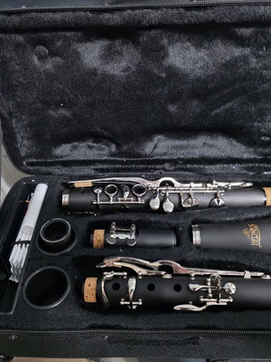 Hermes DCL-300 German System Clarinet like new